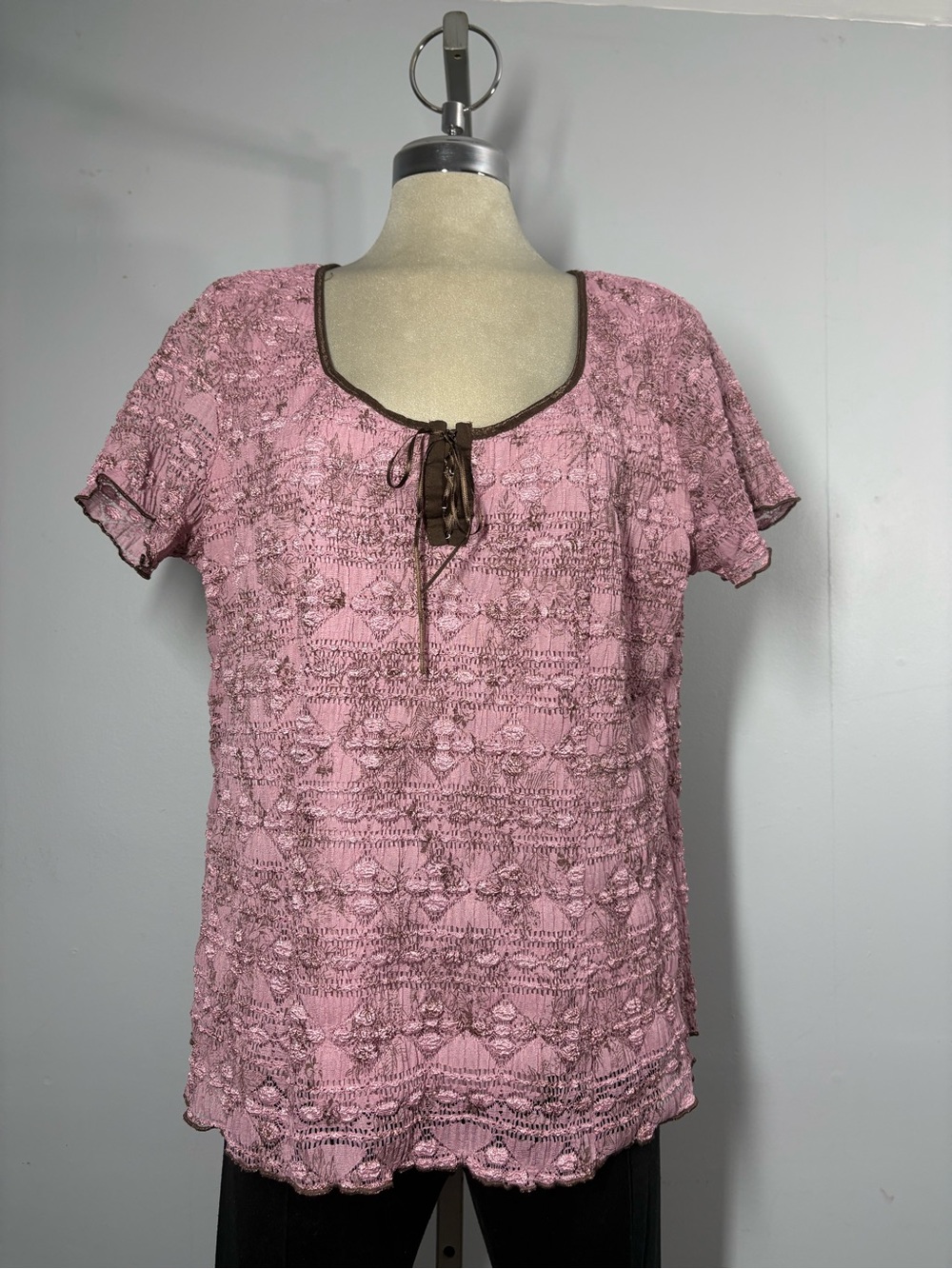 dressbarn Pink Lace Short Sleeve Scoop Neck Top with Brown Tie